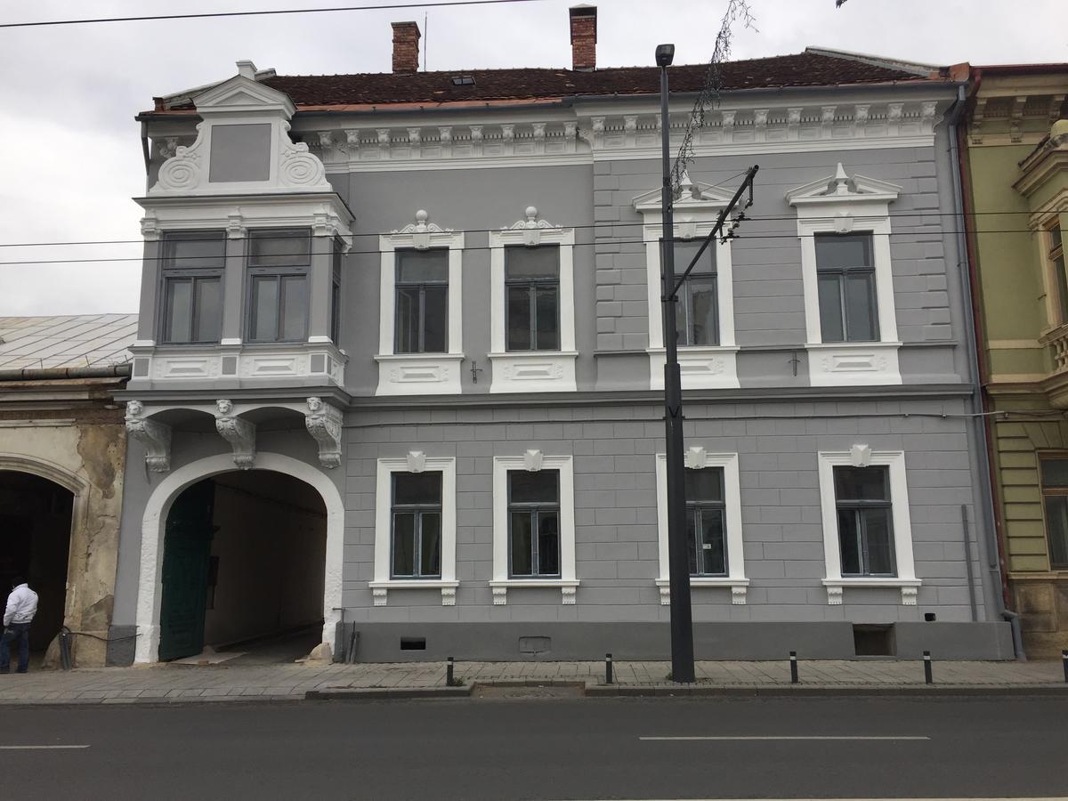 Mansion Josephina Appartement Cluj-Napoca Buitenkant foto