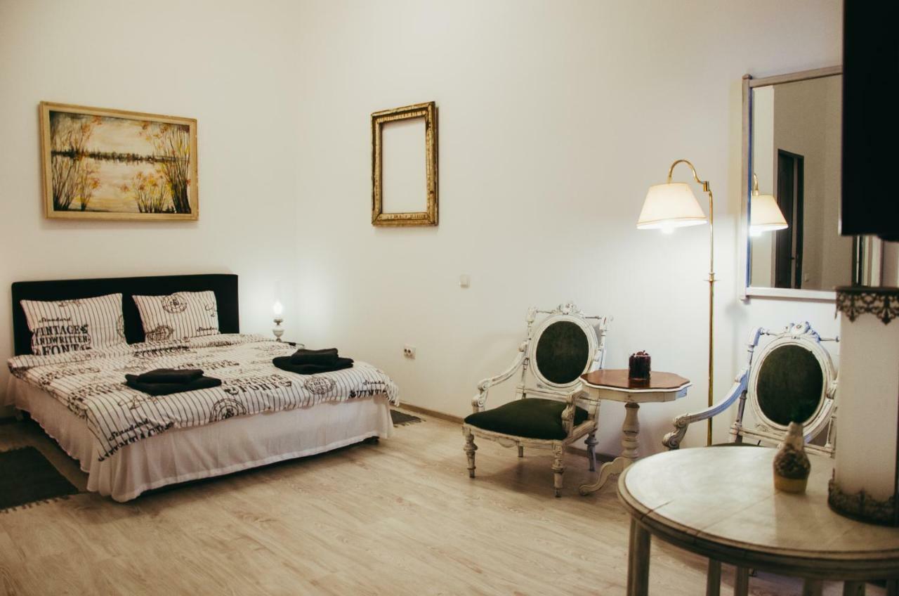 Mansion Josephina Appartement Cluj-Napoca Buitenkant foto